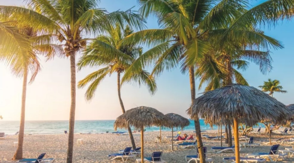 Плажовете и басейните в кубинската столица Хавана както и известната